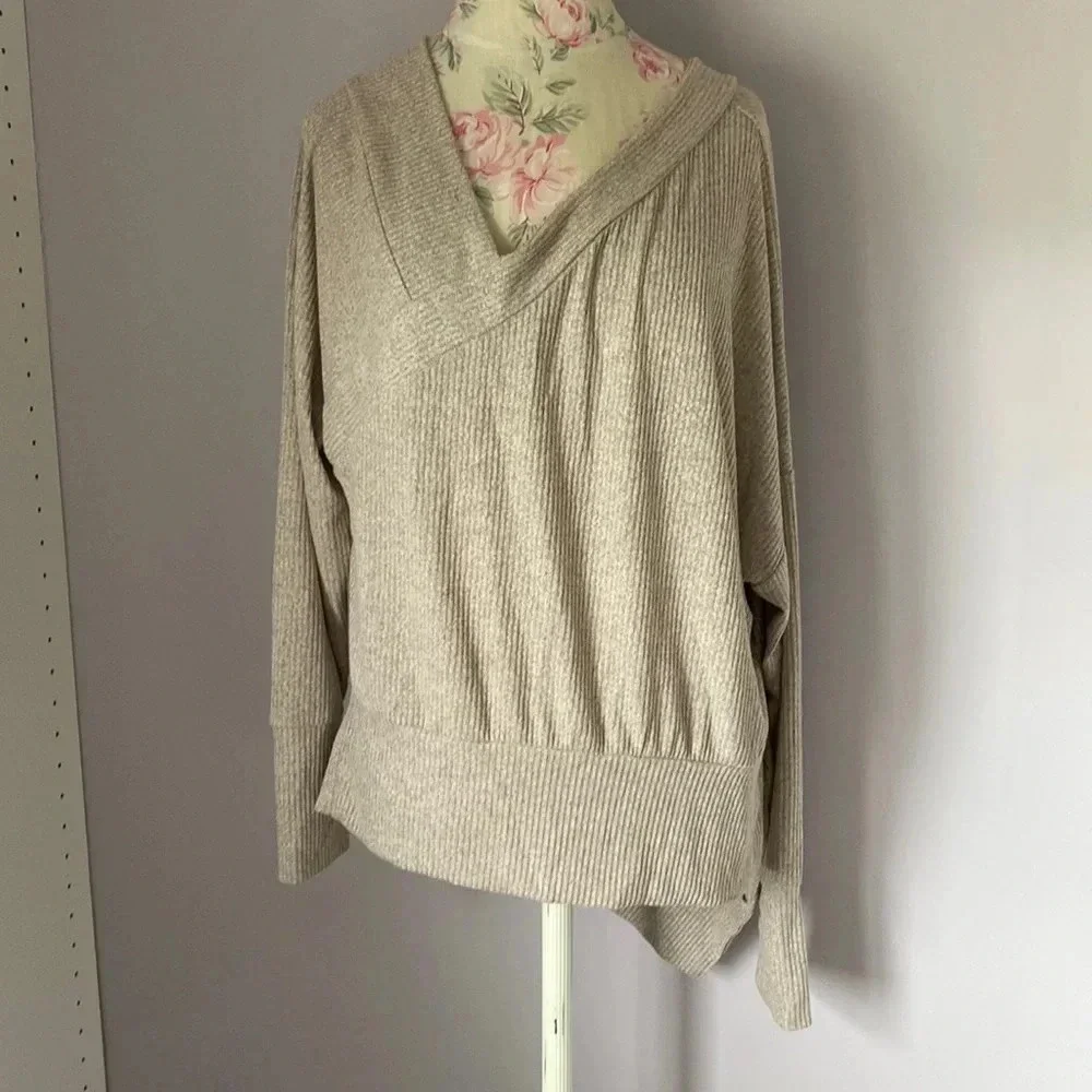 Stella & Dot double v sweater size small